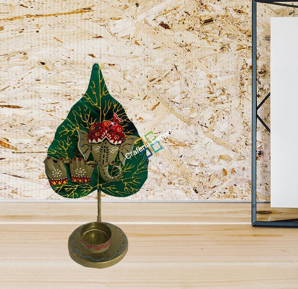 Patha/leaf Ganesh Tealight candle holder with showpiece